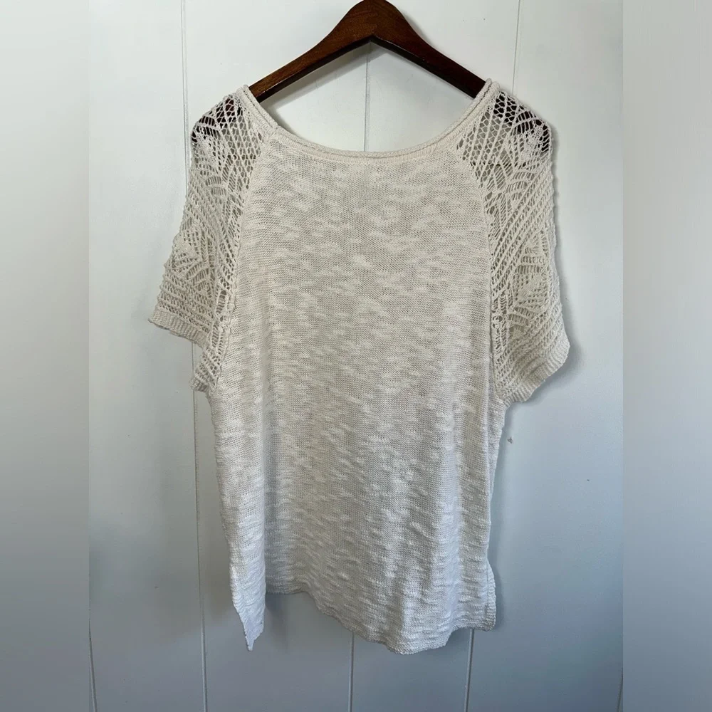Maurice’s Short Sleeve Women’s Cream Sweater Size Medium